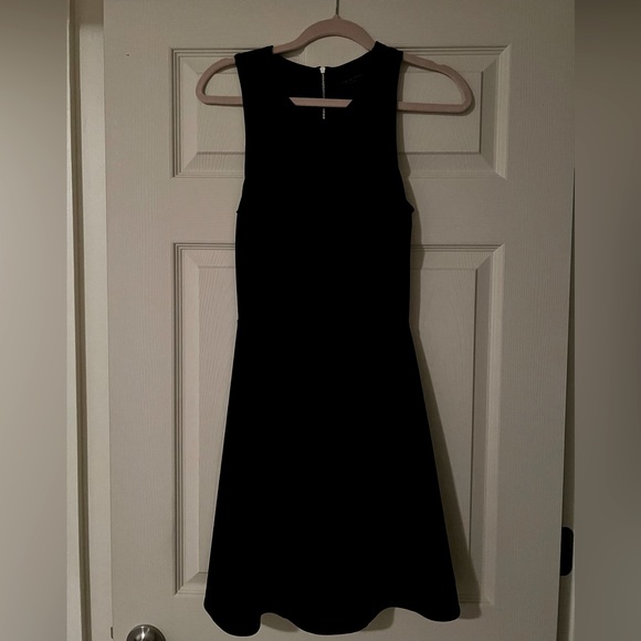 Rag & bone black sleeveless knee-length dress - so flattering!! - Picture 1 of 3
